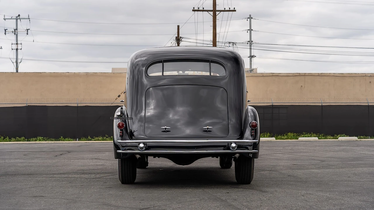 1934 Cadillac V-12 - Image 26 of 31