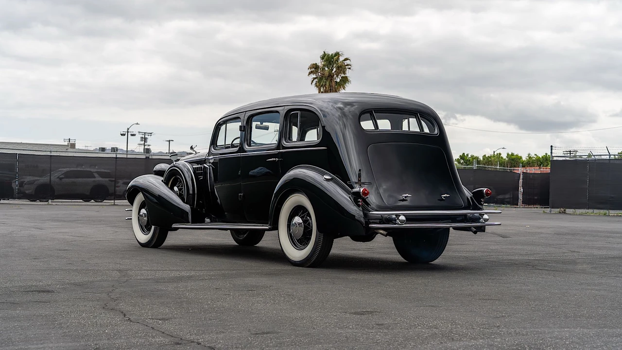 1934 Cadillac V-12 - Image 16 of 31