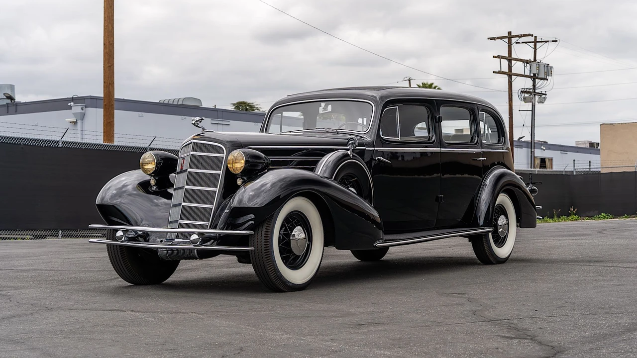 1934 Cadillac V-12 - Image 14 of 31