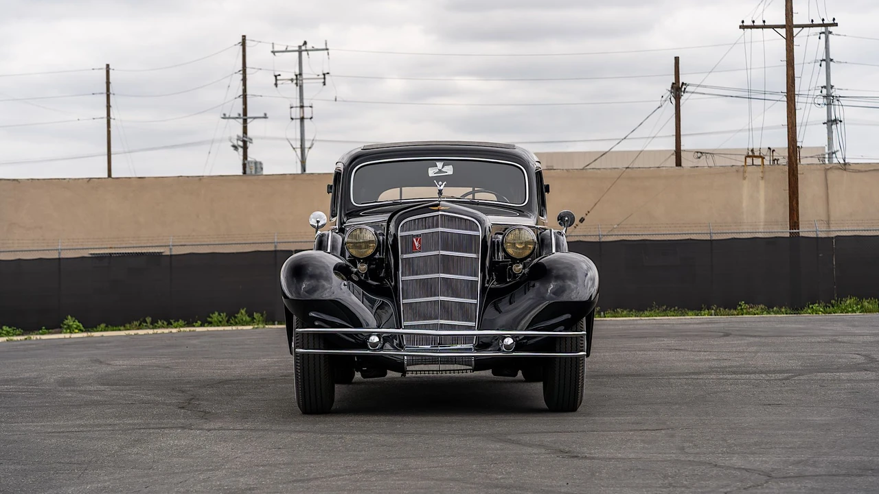 1934 Cadillac V-12 - Image 3 of 31