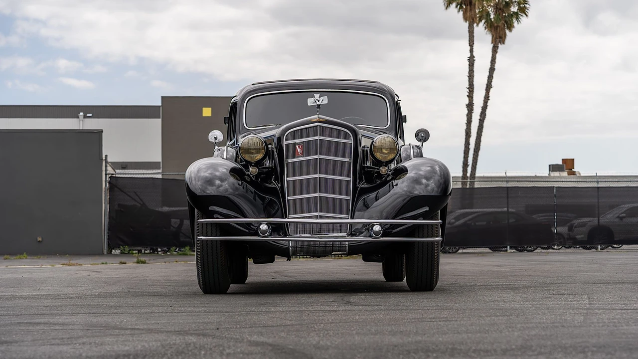 1934 Cadillac V-12 - Image 17 of 31