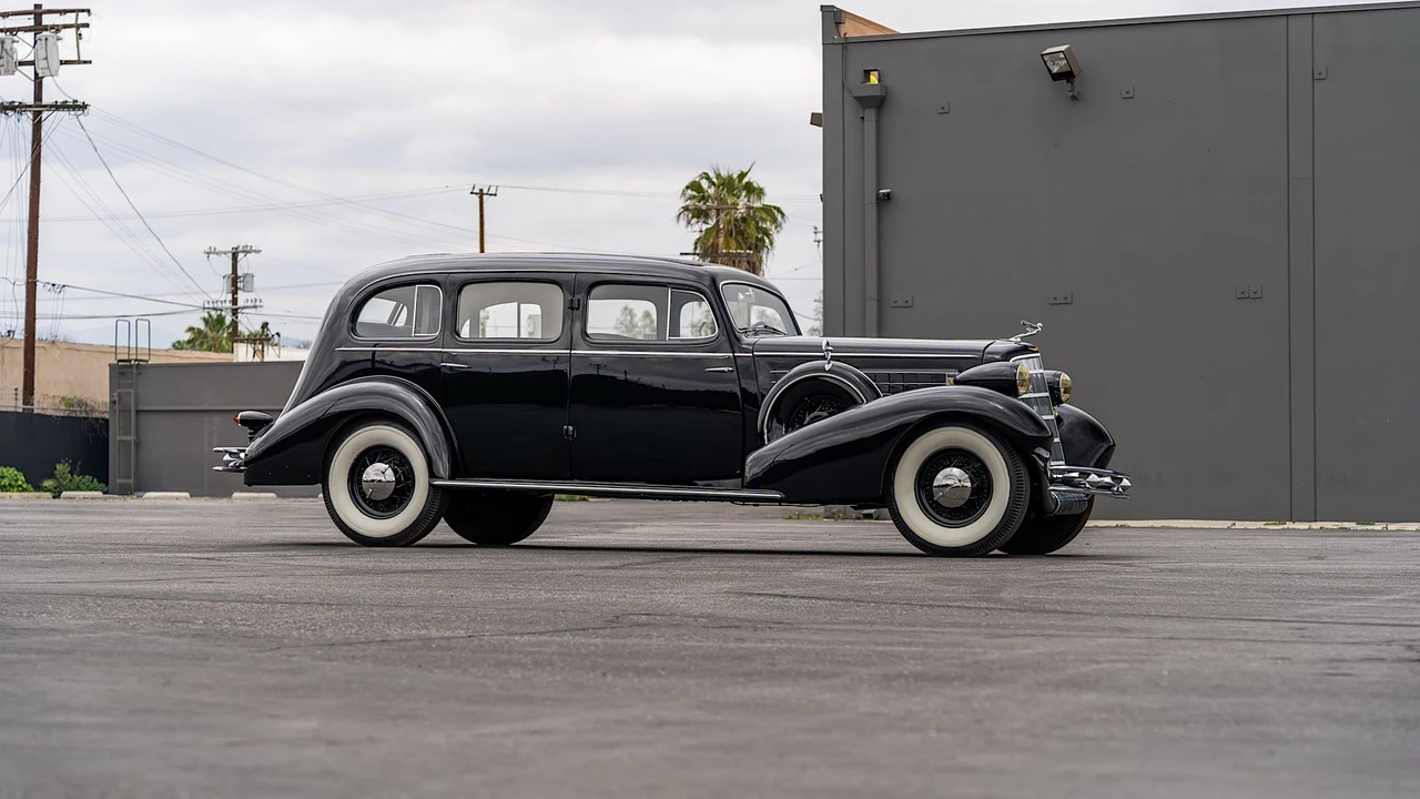 1934 Cadillac V-12 - Image 7 of 31