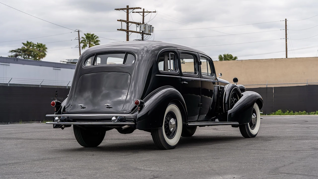 1934 Cadillac V-12 - Image 28 of 31