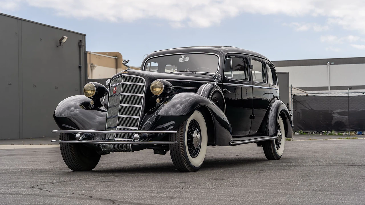 1934 Cadillac V-12 - Image 18 of 31