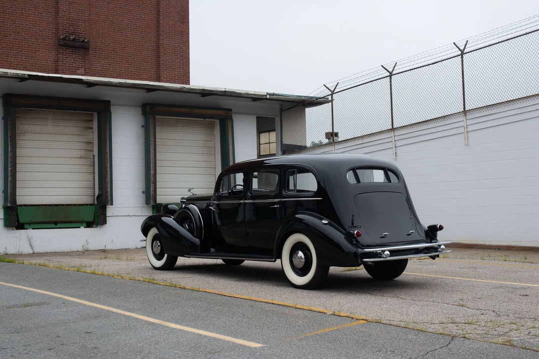 1934 Cadillac V-12 - Image 9 of 31