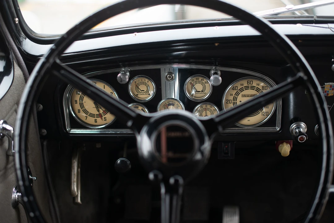 1934 Cadillac V-12 - Image 28 of 31