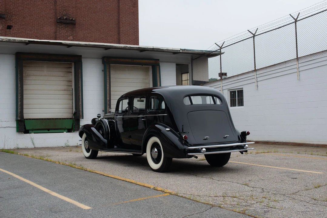 1934 Cadillac V-12 - Image 6 of 31