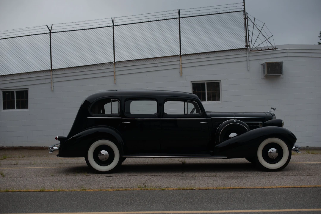 1934 Cadillac V-12 - Image 10 of 31
