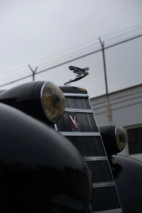 1934 Cadillac V-12 - Image 8 of 31