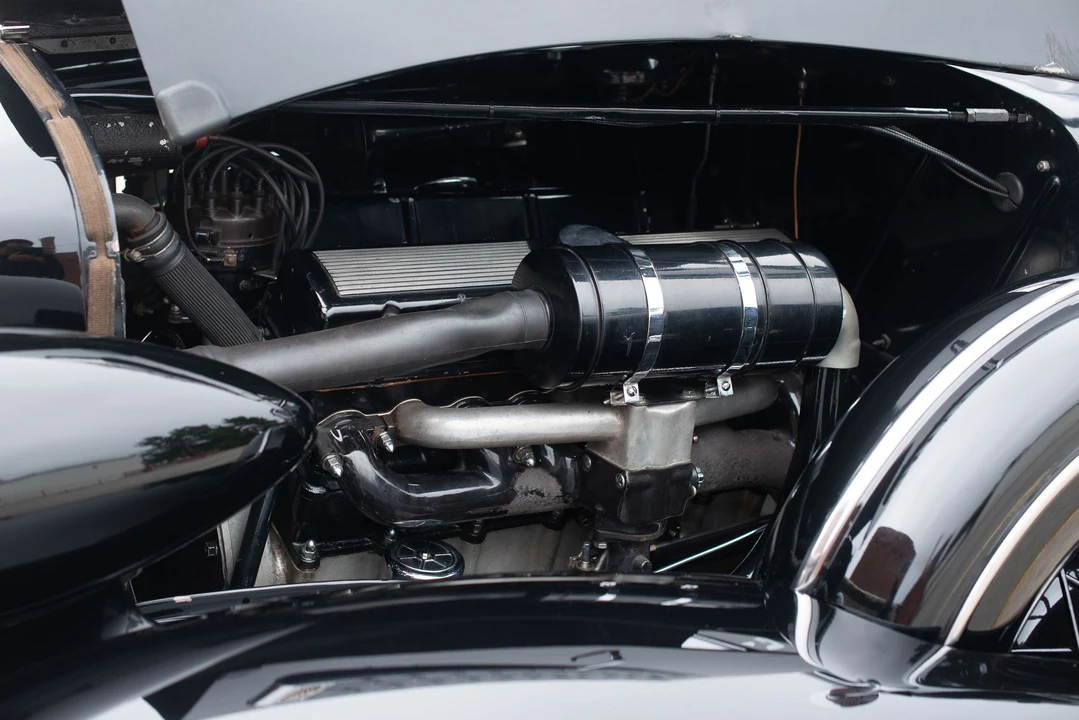 1934 Cadillac V-12 - Image 18 of 31