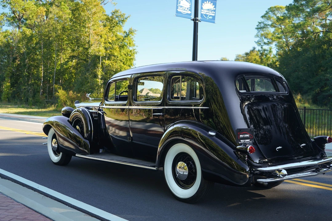 1934 Cadillac V-12 - Image 4 of 31