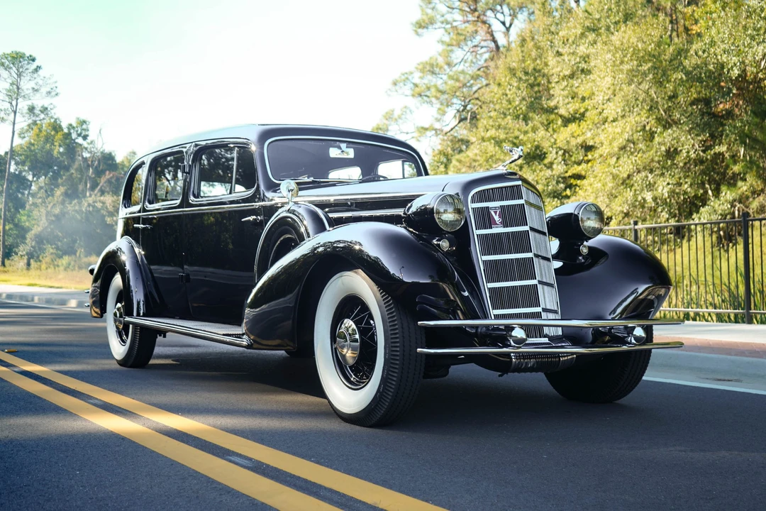 1934 Cadillac V-12 - Image 11 of 31
