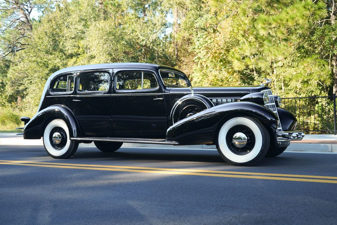 1934 Cadillac V-12 - Image 10 of 31