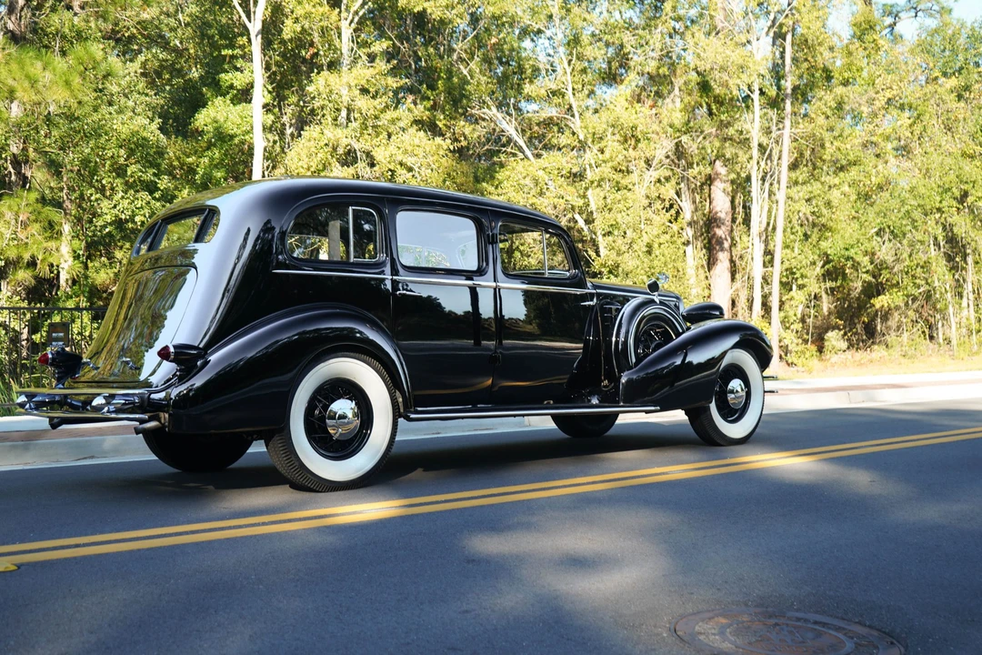 1934 Cadillac V-12 - Image 8 of 31