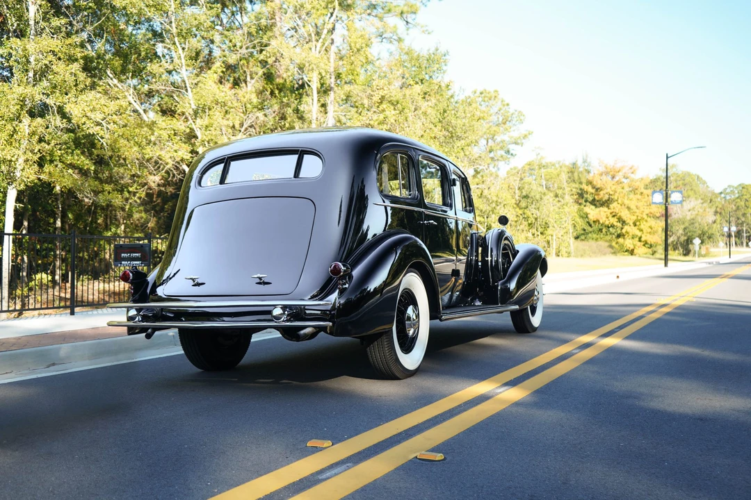 1934 Cadillac V-12 - Image 7 of 31