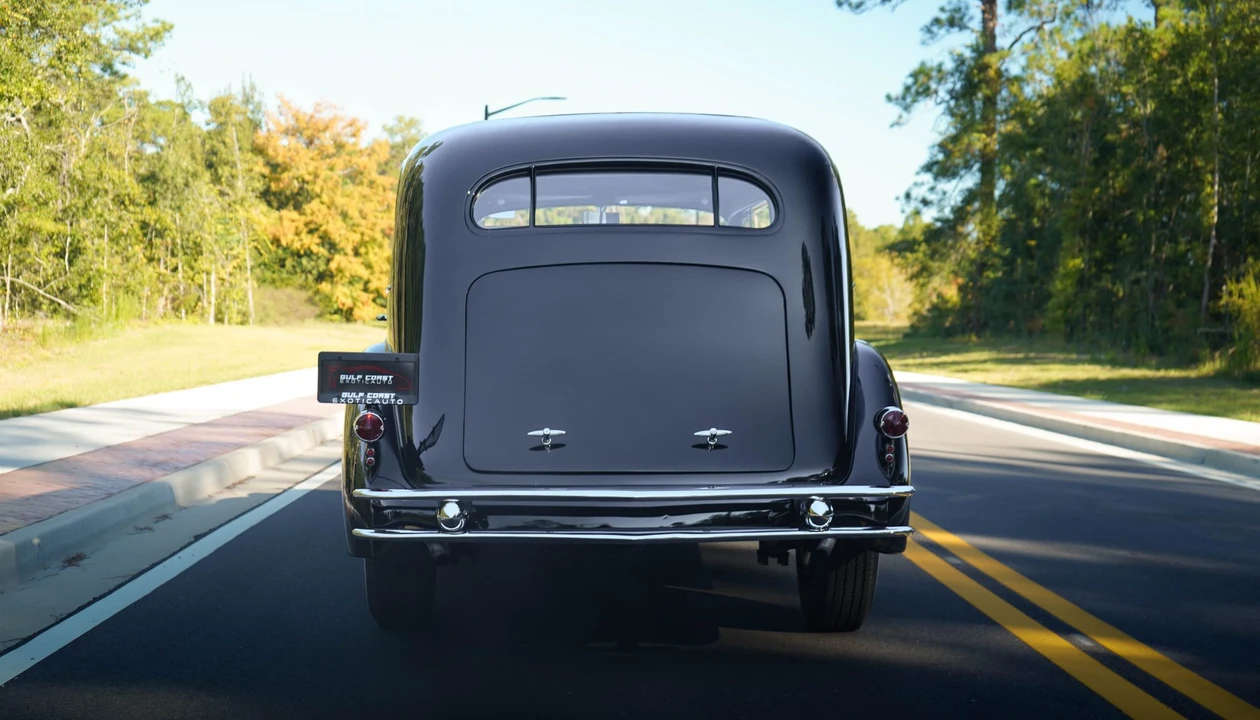 1934 Cadillac V-12 - Image 6 of 31