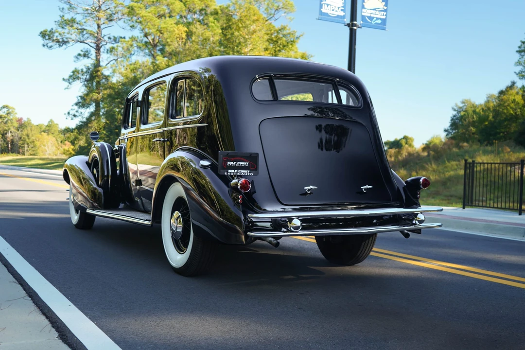 1934 Cadillac V-12 - Image 5 of 31