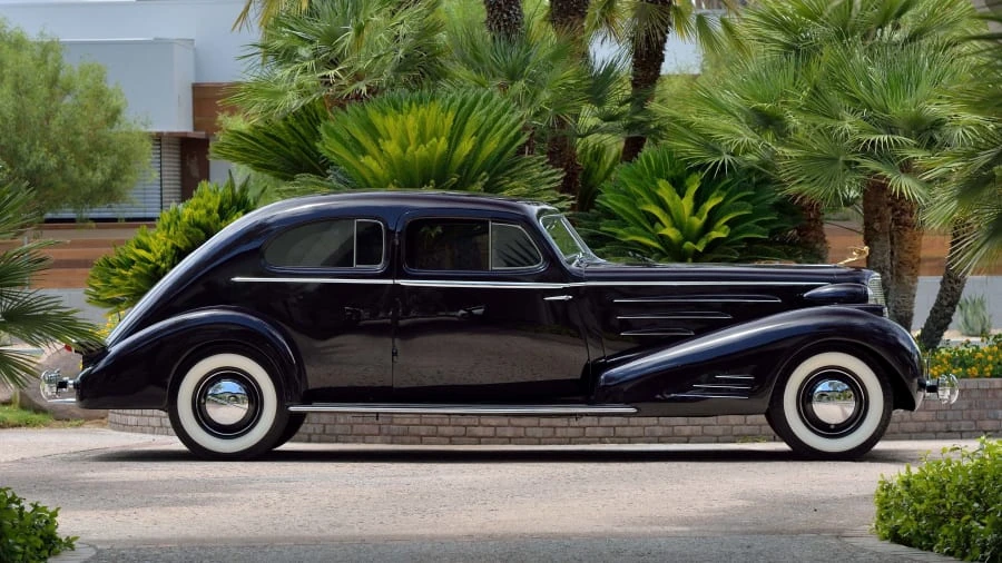 1934 Cadillac V-12 - Image 2 of 31