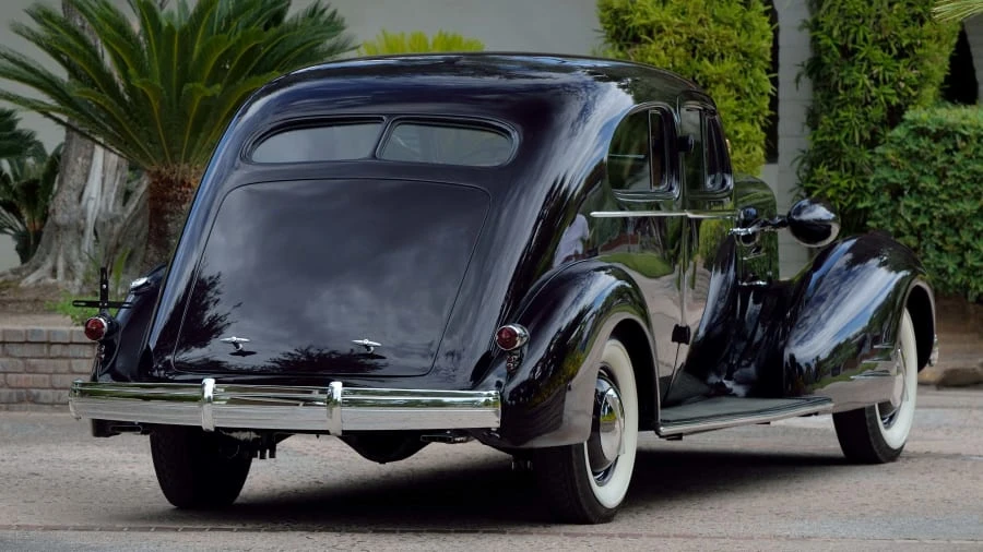1934 Cadillac V-12 - Image 3 of 31