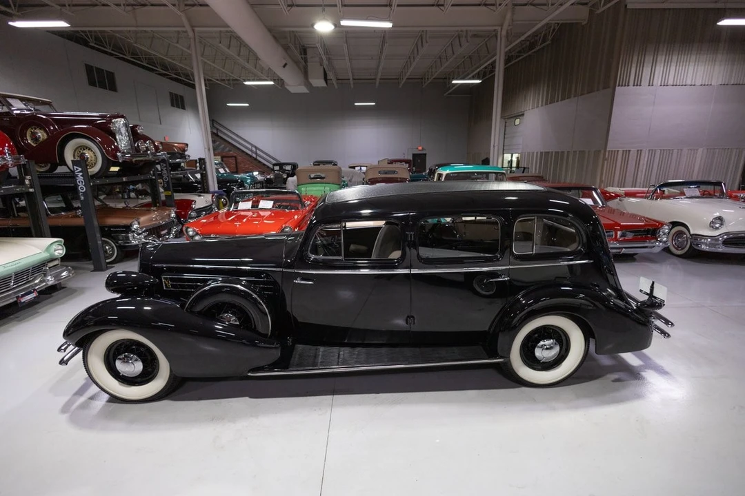 1934 Cadillac V-12 - Image 12 of 12