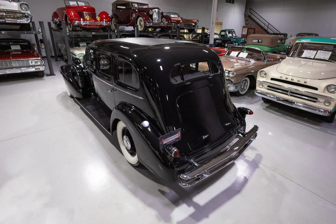 1934 Cadillac V-12 - Image 11 of 12