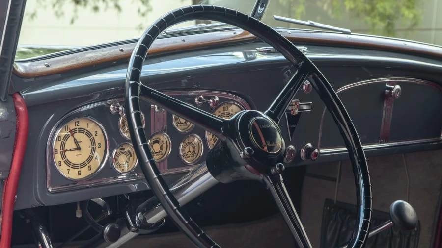 1934 Cadillac V-12 - Image 10 of 20
