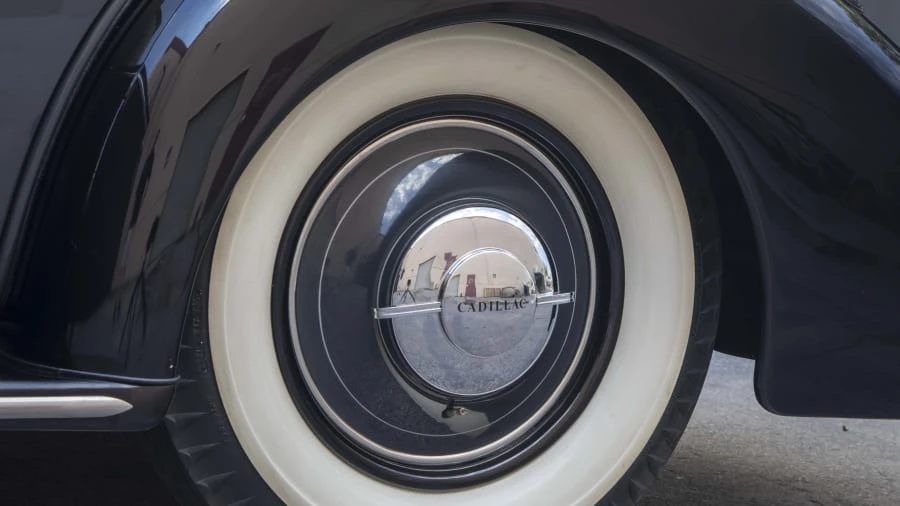 1934 Cadillac V-12 - Image 11 of 20
