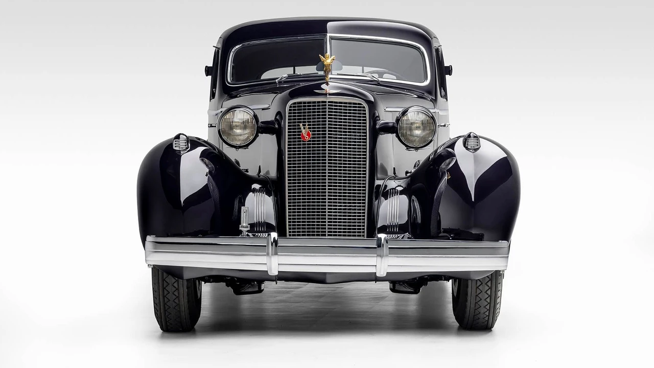 1934 Cadillac V-12 - Image 5 of 31