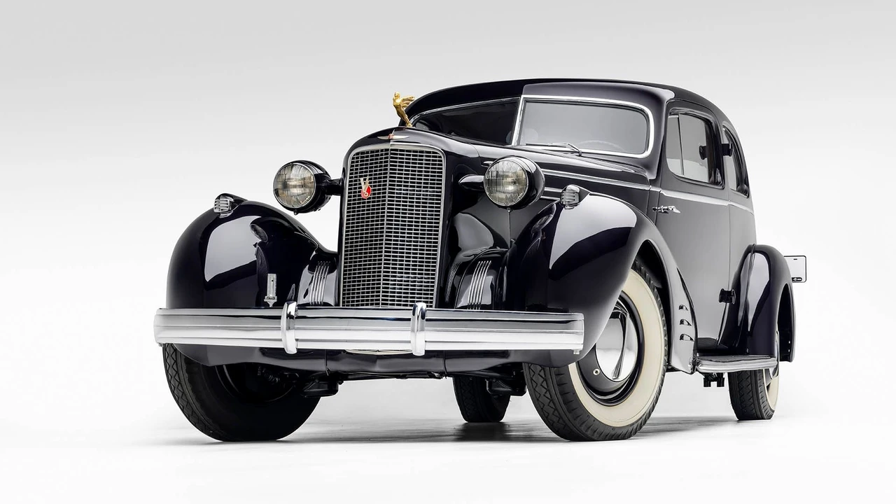 1934 Cadillac V-12 - Image 12 of 31