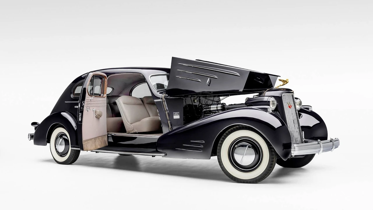 1934 Cadillac V-12 - Image 23 of 31