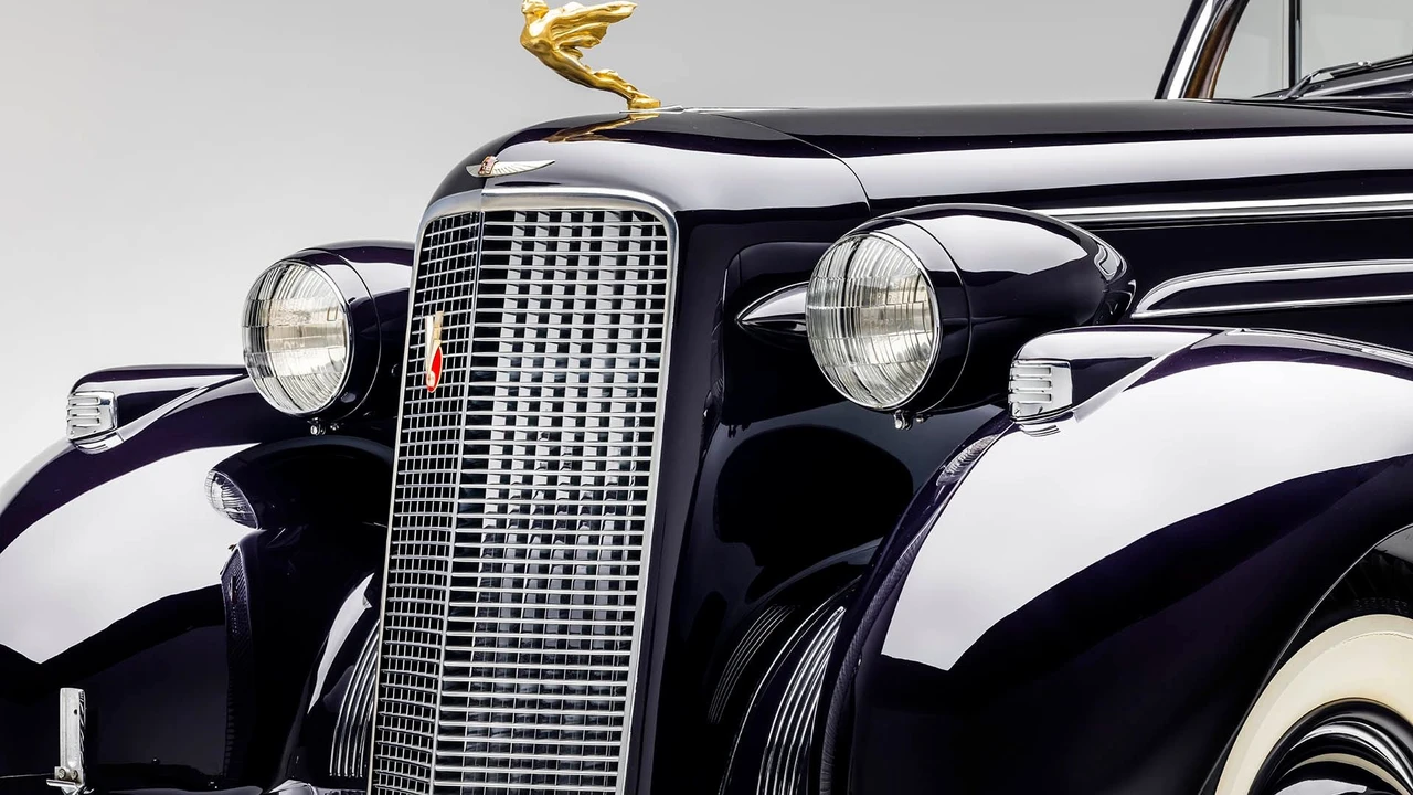1934 Cadillac V-12 - Image 24 of 31