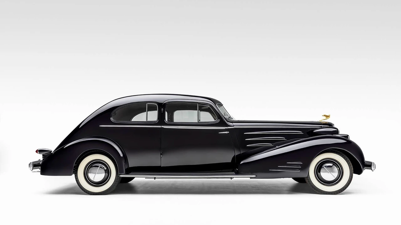 1934 Cadillac V-12 - Image 4 of 31