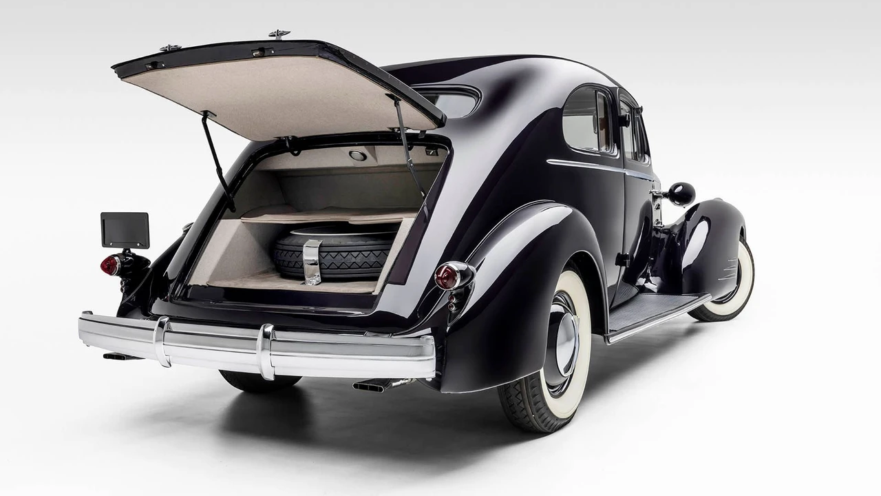 1934 Cadillac V-12 - Image 20 of 31