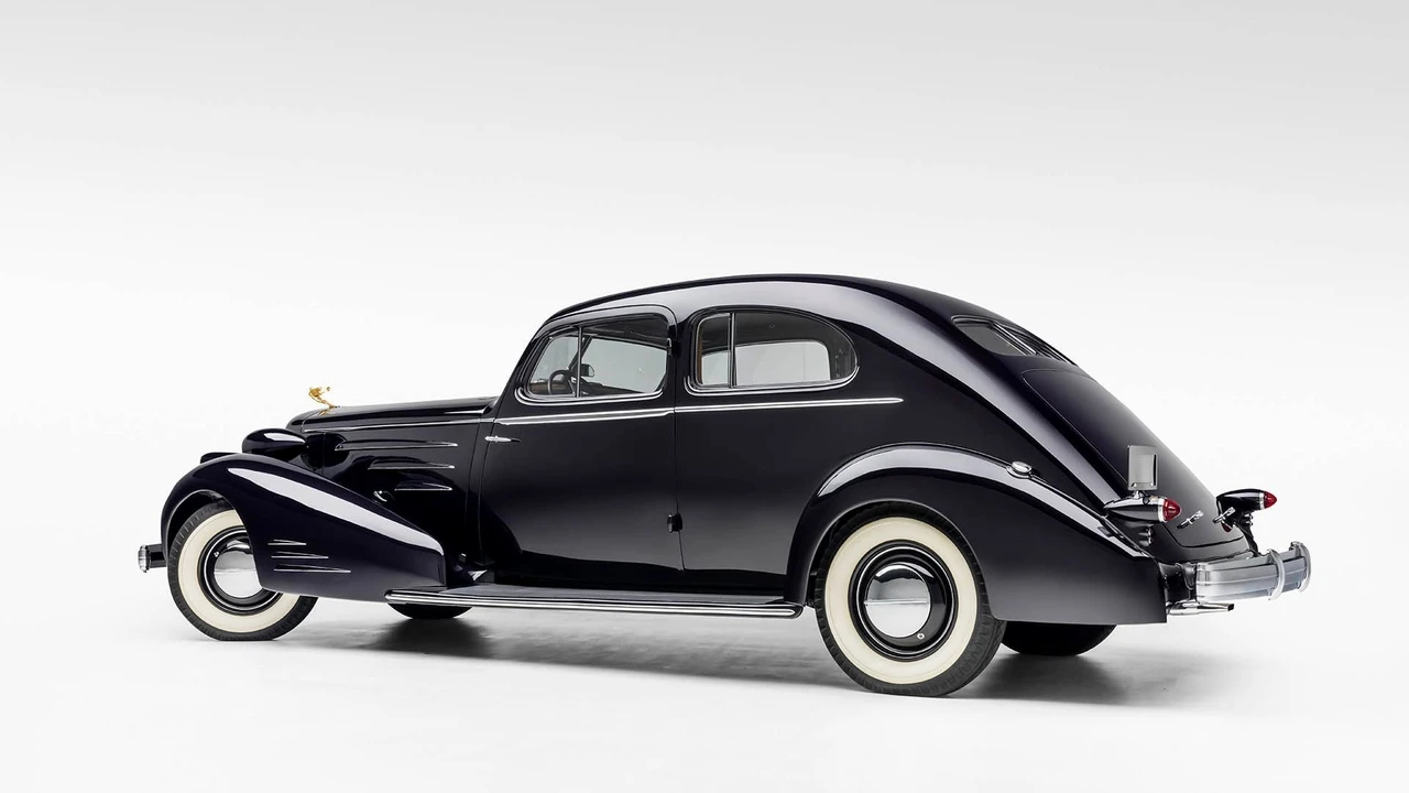 1934 Cadillac V-12 - Image 13 of 31