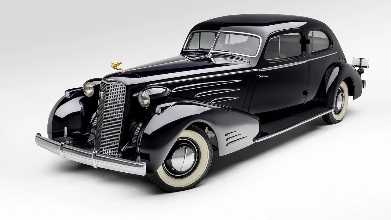 1934 Cadillac V-12 - Image 14 of 31