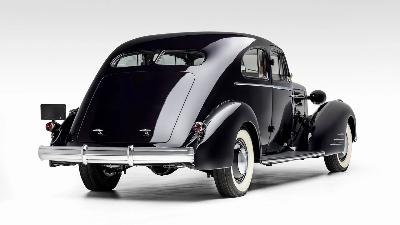 1934 Cadillac V-12 - Image 9 of 31