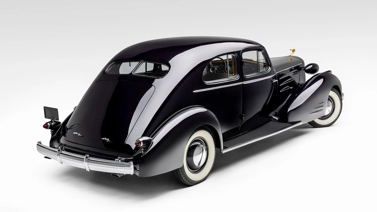 1934 Cadillac V-12 - Image 15 of 31