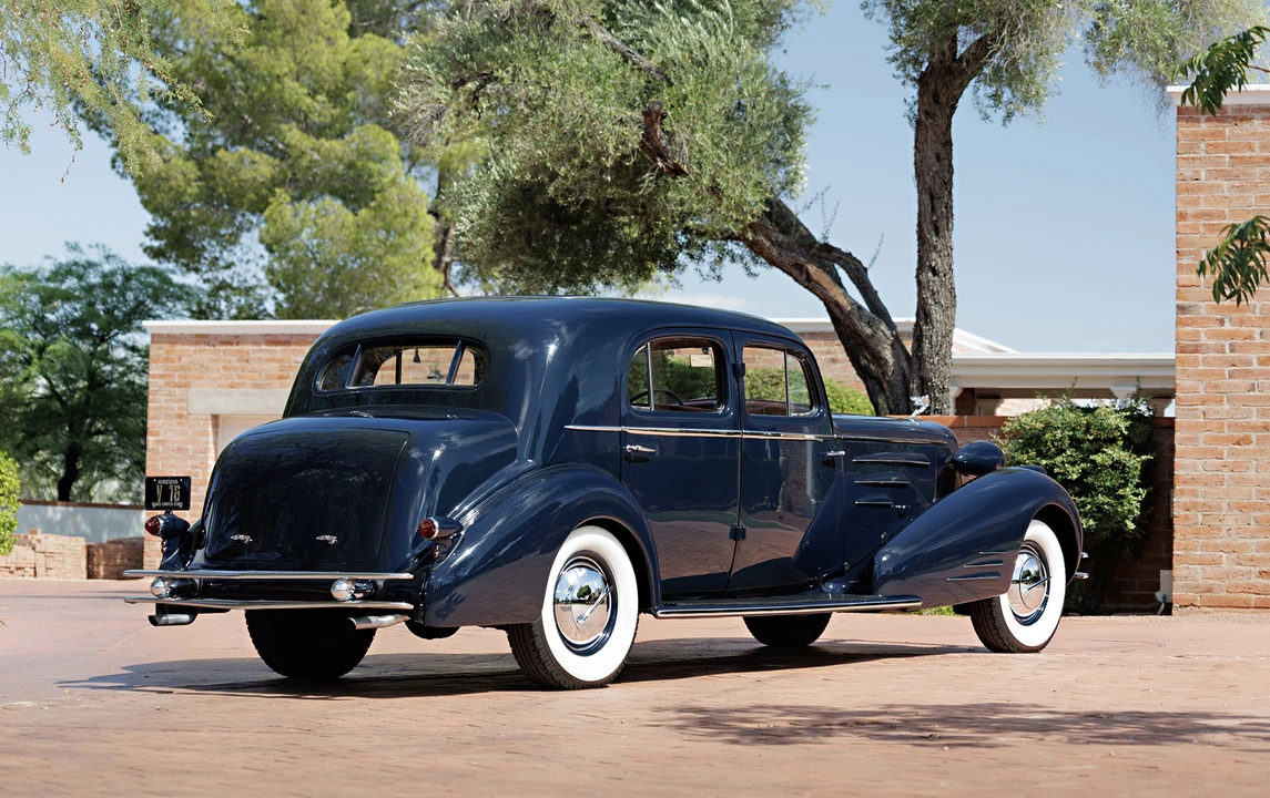 1934 Cadillac V-12 - Image 10 of 14