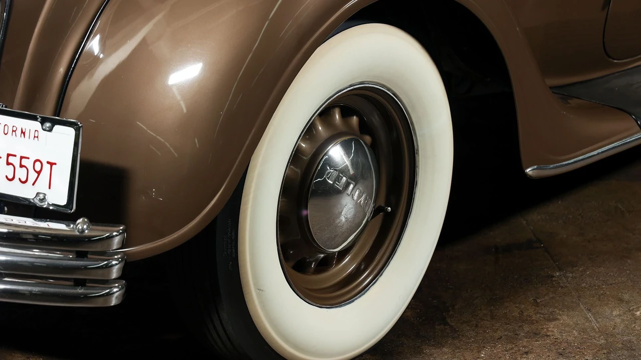1934 Chrysler Airflow - Image 6 of 31