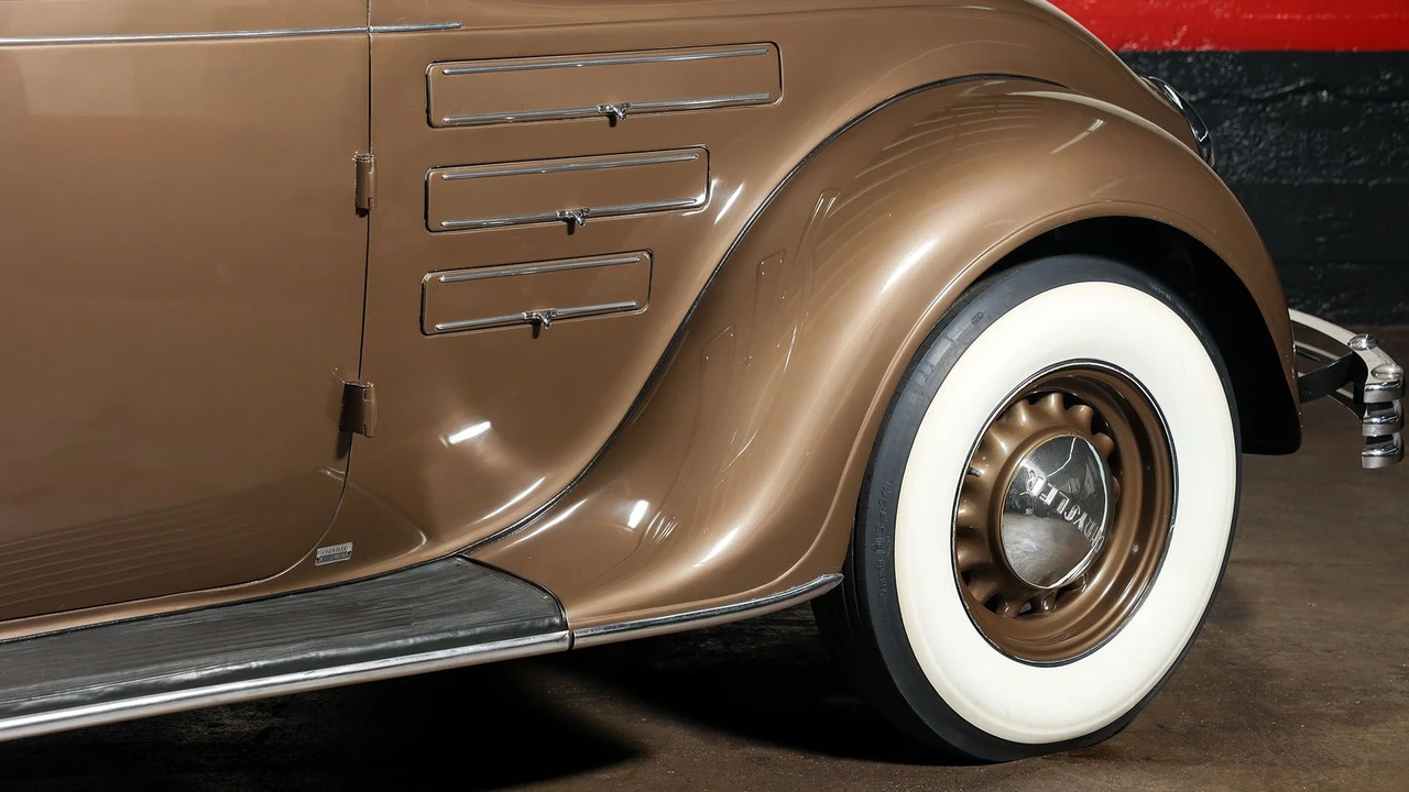 1934 Chrysler Airflow - Image 22 of 31