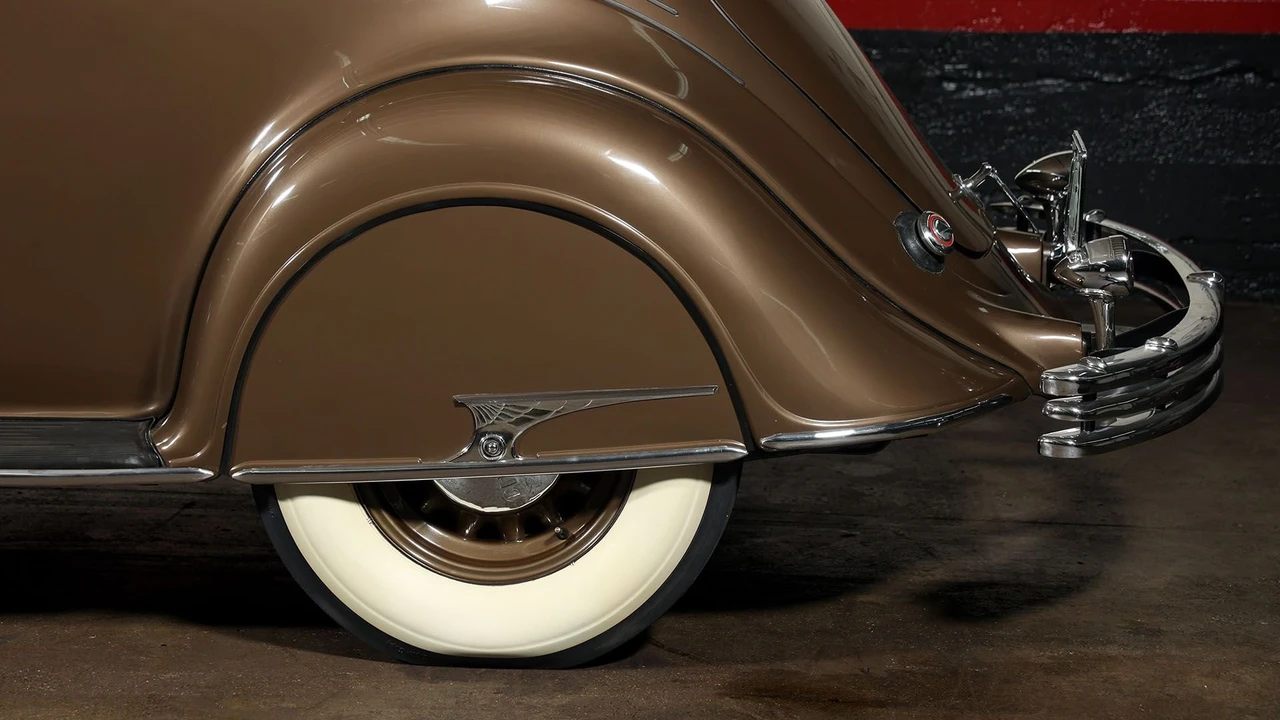 1934 Chrysler Airflow - Image 11 of 31