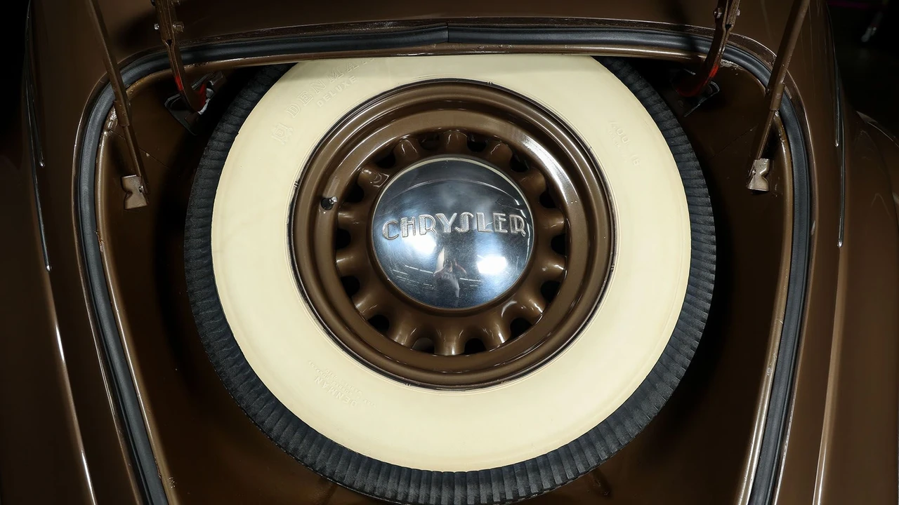 1934 Chrysler Airflow - Image 27 of 31