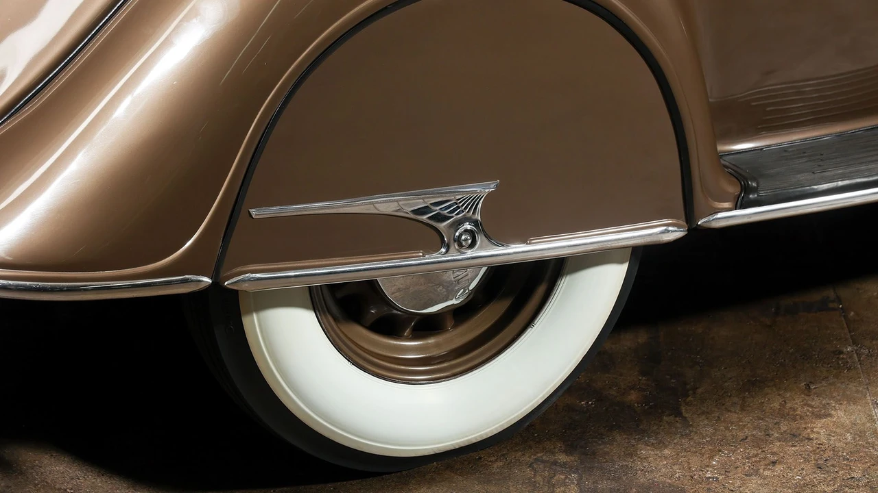 1934 Chrysler Airflow - Image 25 of 31