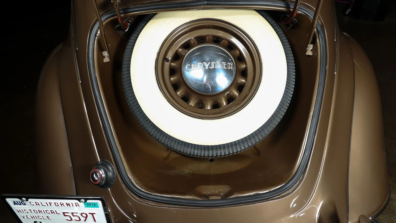 1934 Chrysler Airflow - Image 28 of 31