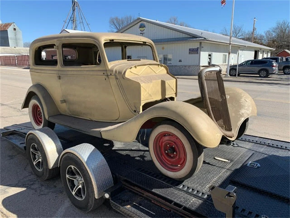 1934 Ford Standard & Deluxe & Super Deluxe - Image 2 of 20