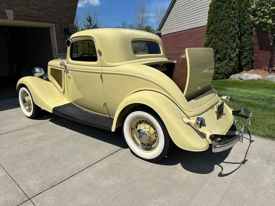 1934 Ford Model 18 & 40 - Image 12 of 31