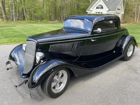 1934 Ford 3-Window Coupe