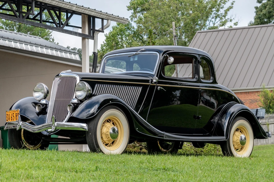 1934 Ford Model 18 & 40 - Image 1 of 31