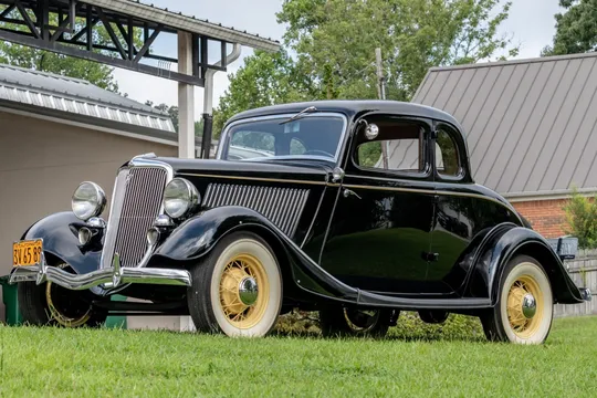 1934 Ford 5-Window Coupe