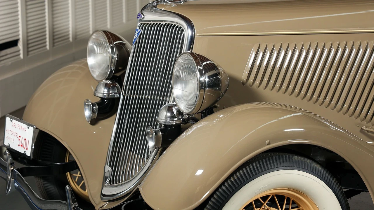 1934 Ford Model 18 & 40 - Image 9 of 29